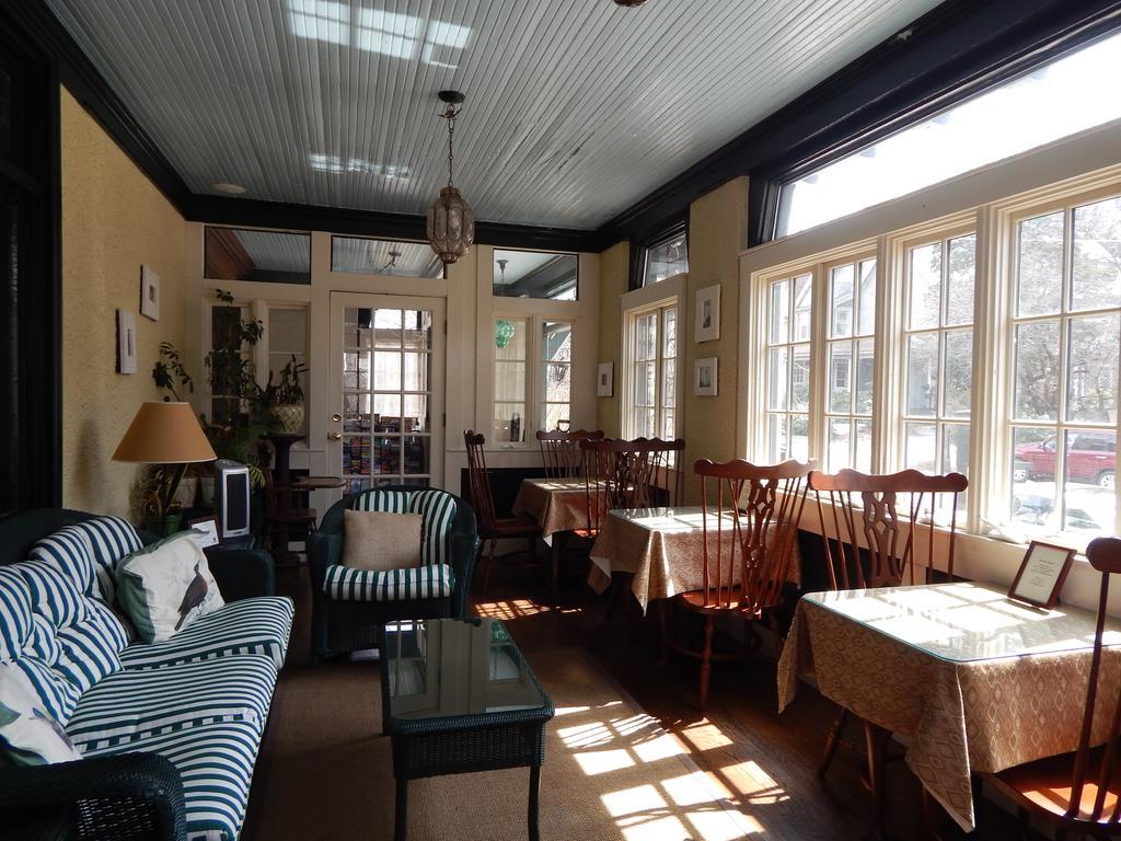 The Bertram Inn บรูคไลน์ ภายนอก รูปภาพ